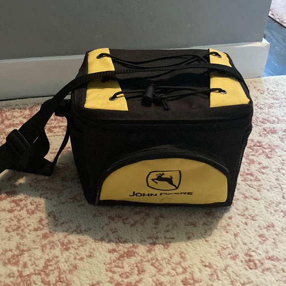 ✅John Deere cooler - Picture 1 of 3